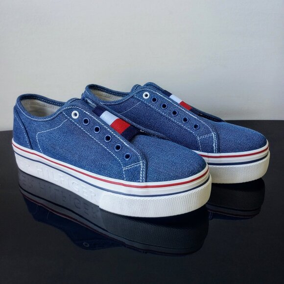 Tommy Hilfiger Women Balie 2 Slip-On Platform Sneaker in Denim-Like Medium Blue